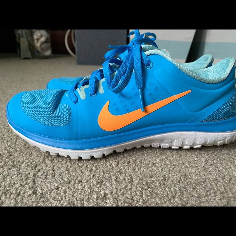 Nike FS Lite Run shoes size 7.5